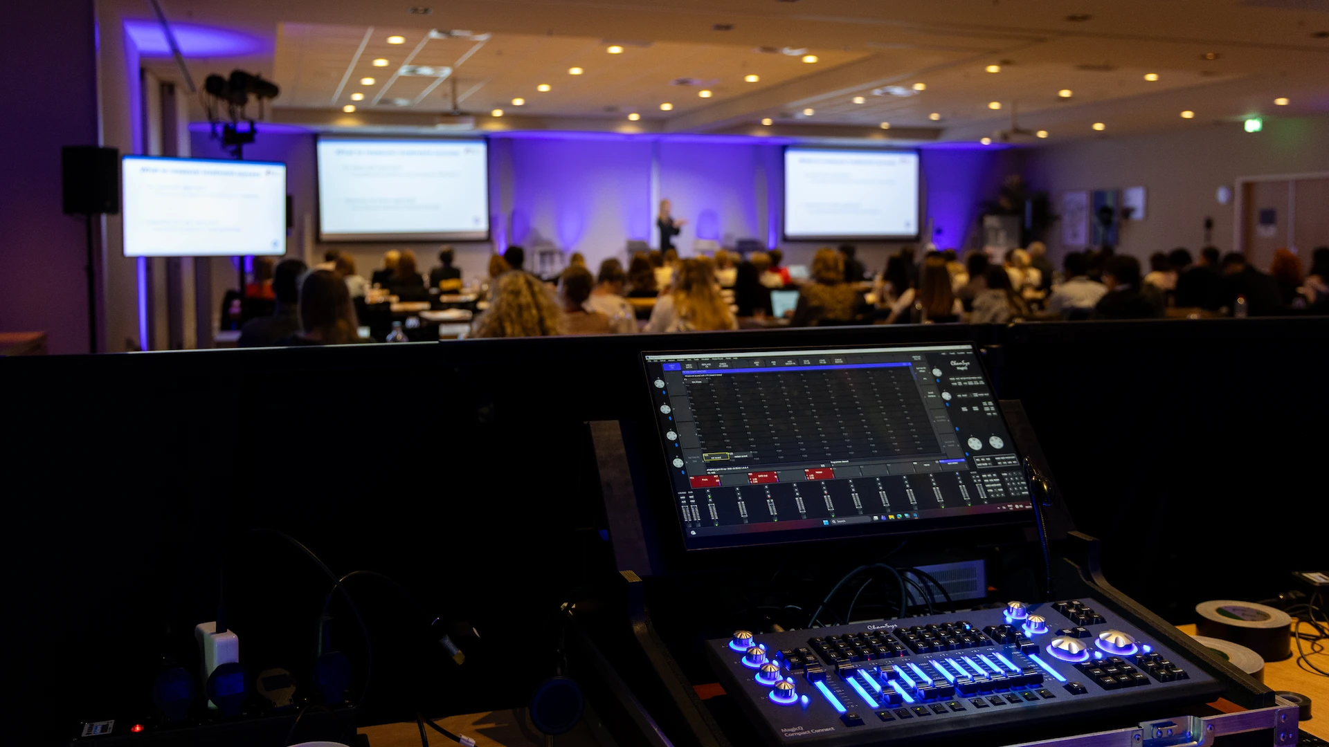 Licht, geluid en beeld tijdens het GLAD Forum congres